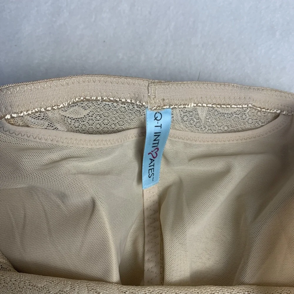 NWT Q-T Intimates Beige Nude Body Shaper Shorts Shapewear Booty Pads Size 1X XL‎